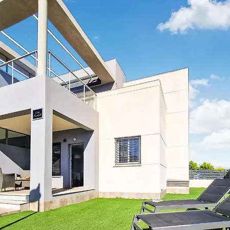3 Bedroom In Casa de Férias Torrevieja